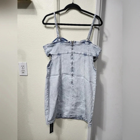 BLANKNYC Women's Mini Denim Dress with Cut Out Detail Sz Large Festival Bohemian - Picture 4 of 9